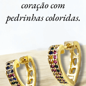Argola folheada a ouro18k formato coração com pedrinhas coloridas.