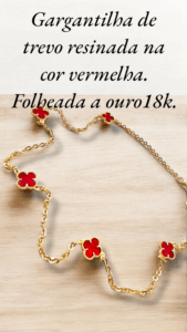 Gargantilha de trevo resinada na cor vermelha. Folheada a ouro18k.