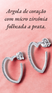 Argola de coração com micro zircônia folheada a prata.