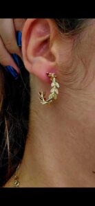Argola de folhas. Folheada a ouro18k
