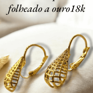 Brinco de de gota com tranqueta , folheado a ouro18k