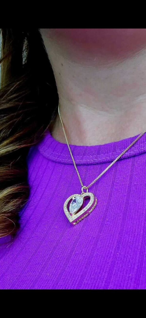 Coleção do dia das Mães Gargantilha com coração e gota de zircônia, um mimo. Caixa de entrada