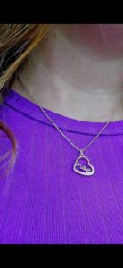 Coleção do dia das Mães Gargantilha com medalha ( Mãe), um mimo.