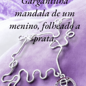 Gargantilha mandala de um menino, folheado a prata.